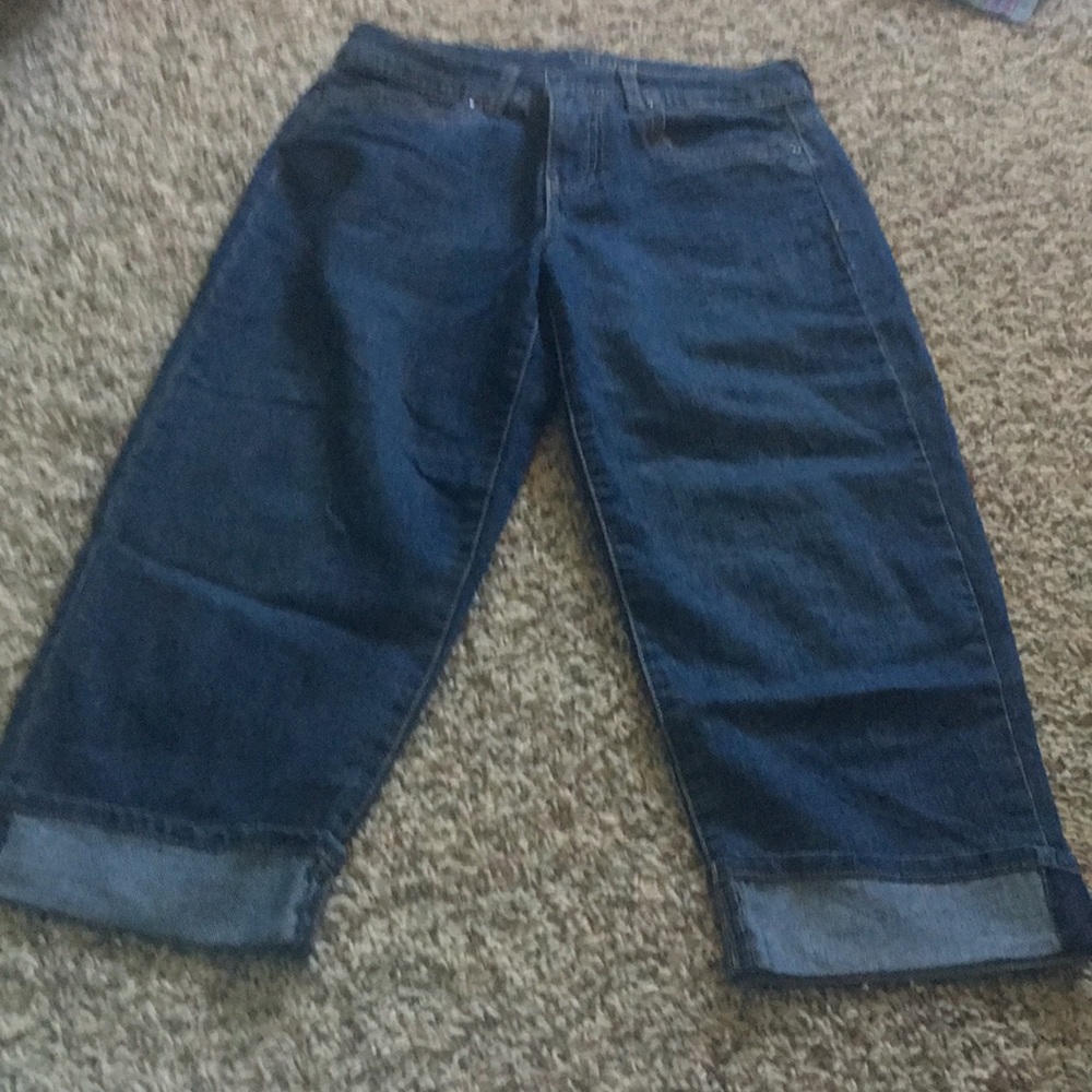 Capris - Picture 1 of 4